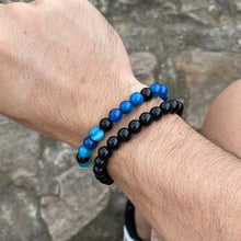 Cargar imagen en el visor de la galería, Set pulseras caballero ágata azul y ónix 8mm
