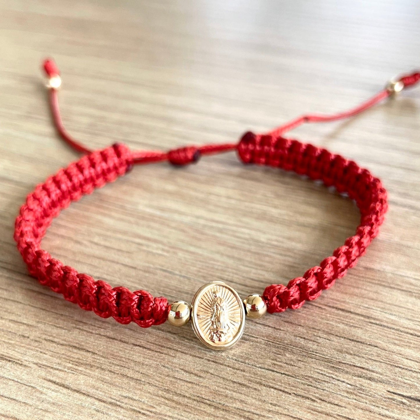 pulsera tejida dama guadalupe roja